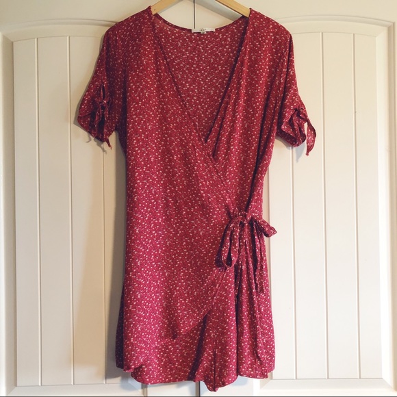 LE LIS red rayon romper with self tie wrap panel M - Picture 1 of 6